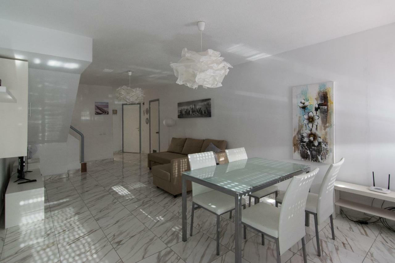 Home Queen Corralejo Bagian luar foto